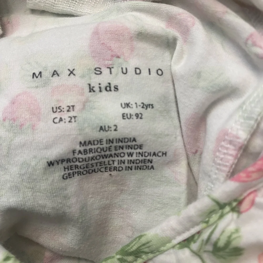 Max Studio kids girls size 2T top and bottom set shirt and shorts